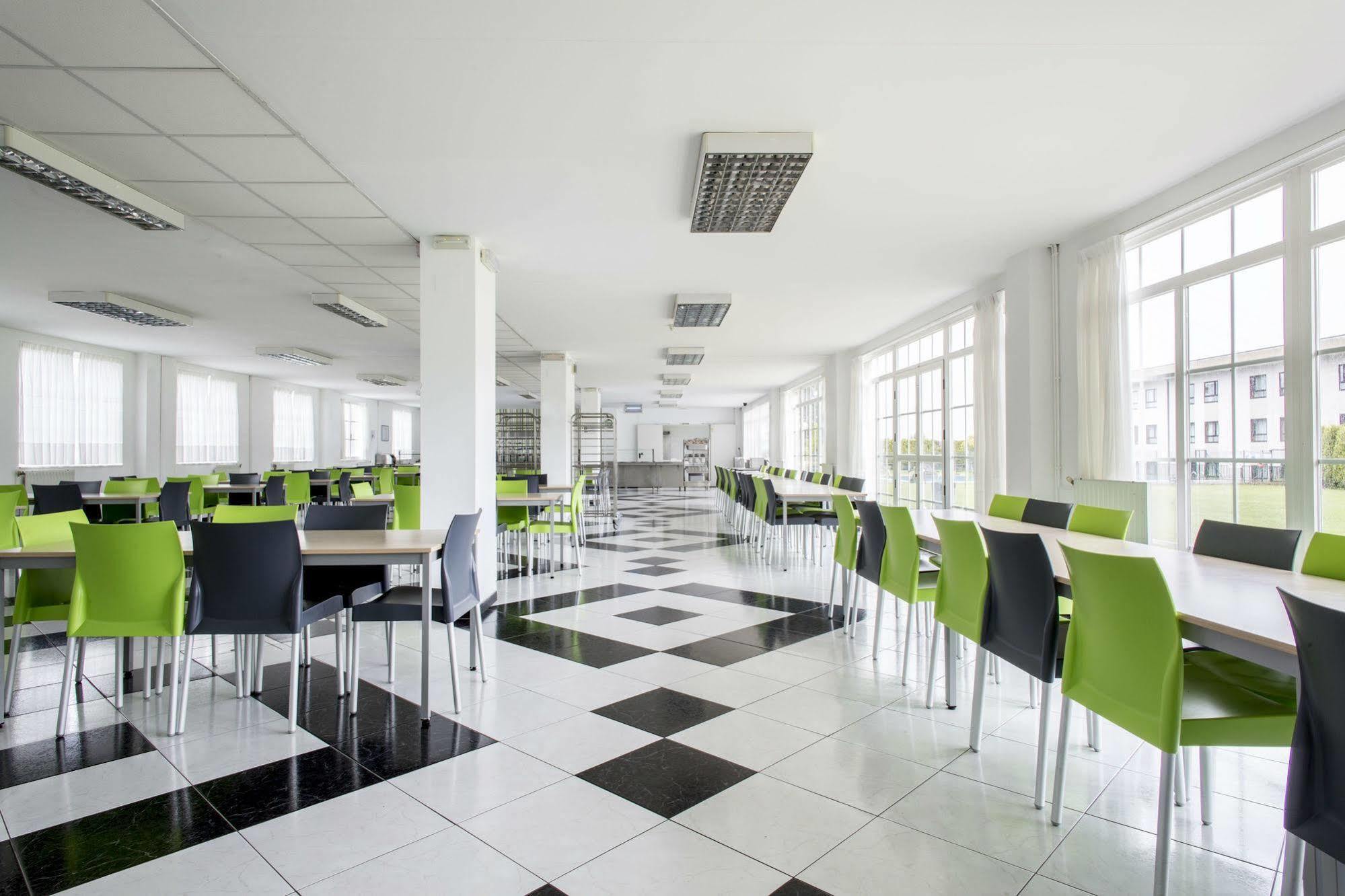 Residencia Universitaria Resa Siglo XXI Culleredo Buitenkant foto